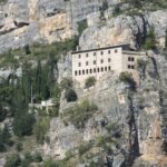 SULMONA: ALLA VIGILIA DELLA PERDONANZA TORNA AD ILLUMINARSI L’EREMO DI CELESTINO V SUL MONTE MORRONE | Ultime notizie di cronaca Abruzzo