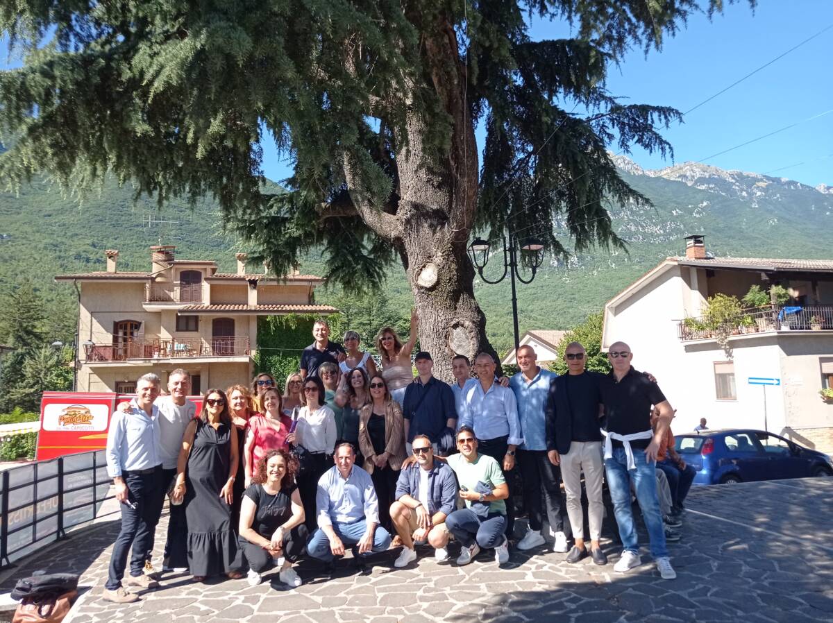 BALSORANO: FESTA DEI 50ENNI, CON LA CLASSE 1973 SI RINNOVA LA TRADIZIONE | Ultime notizie di cronaca Abruzzo