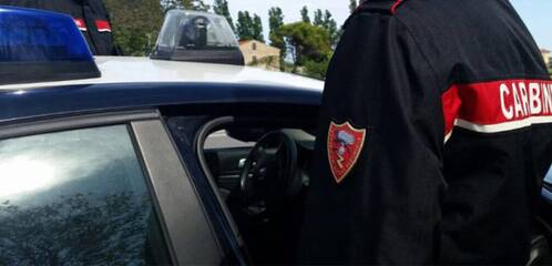 Champagne e whisky di pregio sotto i vestiti, tre donne arrestate