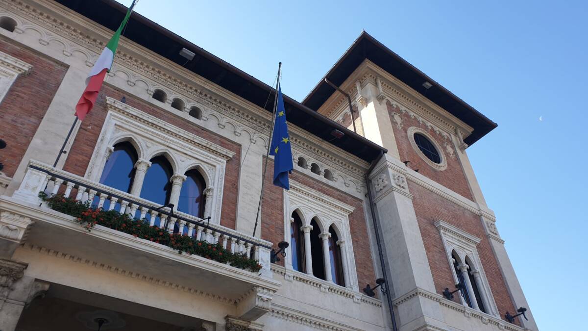 COMUNE AVEZZANO: AVVISO CONCORSO PER ASSUNZIONE 2 AMMINISTRATIVI E 4 AGENTI MUNICIPALE | Ultime notizie di cronaca Abruzzo