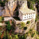 PERDONANZA A PRATOLA PELIGNA: FIACCOLATA ILLUMINERA’ L’EREMO NEL SEGNO DI CELESTINO | Ultime notizie di cronaca Abruzzo