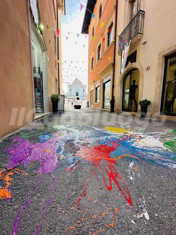 L’Aquila, anche via Patini si colora: la nuova opera di street art in centro