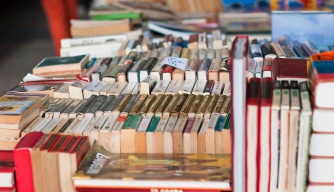 L’AQUILA: TORNA IL MERCATINO DEL LIBRO USATO NELLA SEDE DELLA CGIL. L’UDS, “UN AIUTO ALLE FAMIGLIE” | Ultime notizie di cronaca Abruzzo