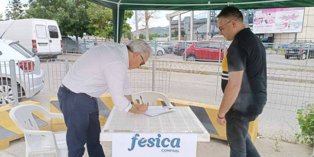 Precari ASL, presidio e raccolta firme per l’internalizzazione