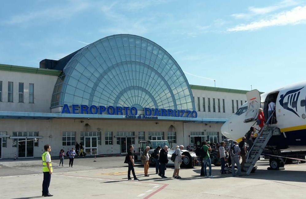 D’Alfonso su Aeroporto: “Basta con lotte intestine, a rischio il futuro dello scalo”