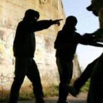 Minacce e soprusi nella dimora famiglia, arrestato minorenne