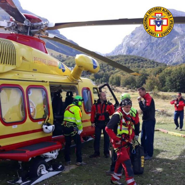 Gran Sasso, alpinista perde la presa e precipita