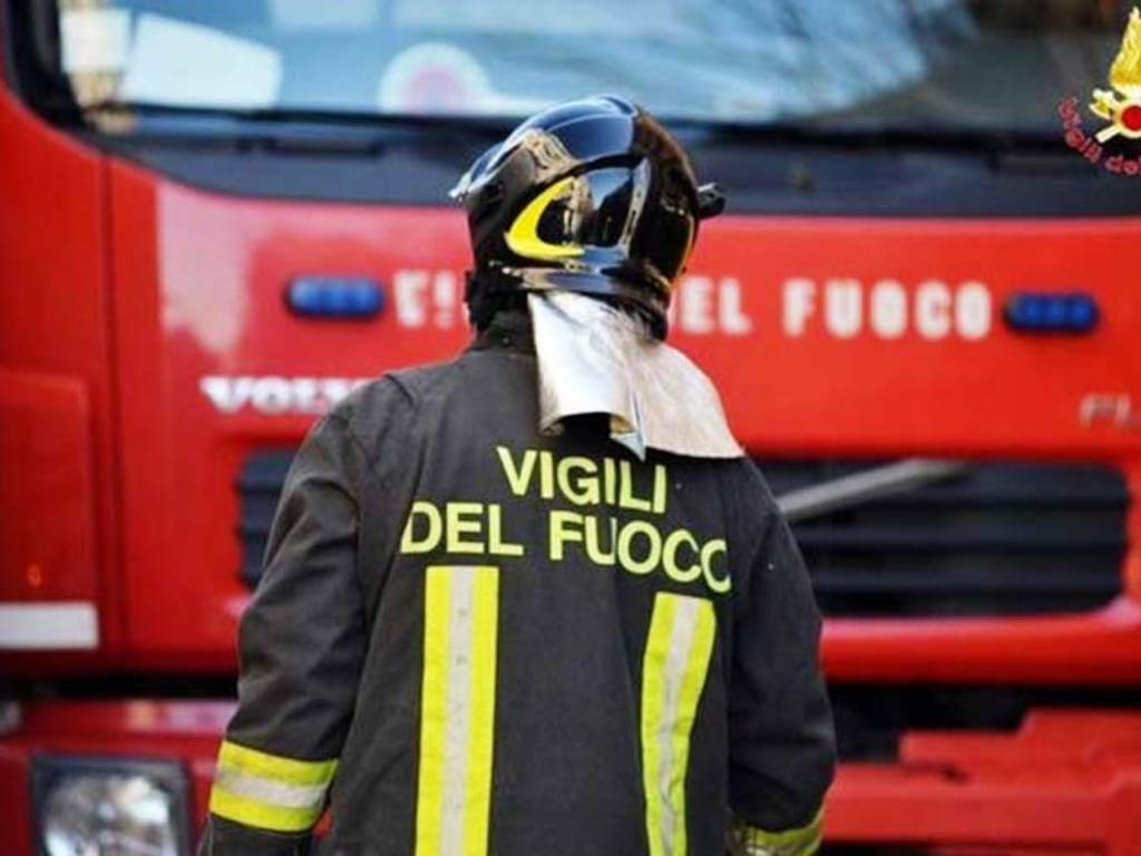 Scanno, masso precipita su un’auto