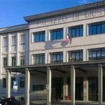 Maltrattamenti in famiglia, olio bollente contro la figlia: condannato a 5 anni e 4 mesi