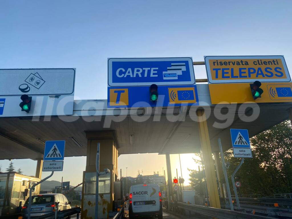 Traffico intenso, molti automobilisti scelgono L’Aquila est-ovest