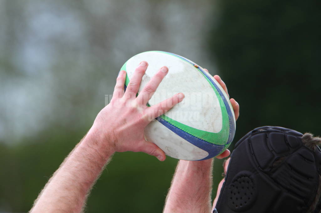 Rugby, alti e bassi per le squadre abruzzesi: vince l’Isweb Avezzano, pareggia la Rugby L’Aquila