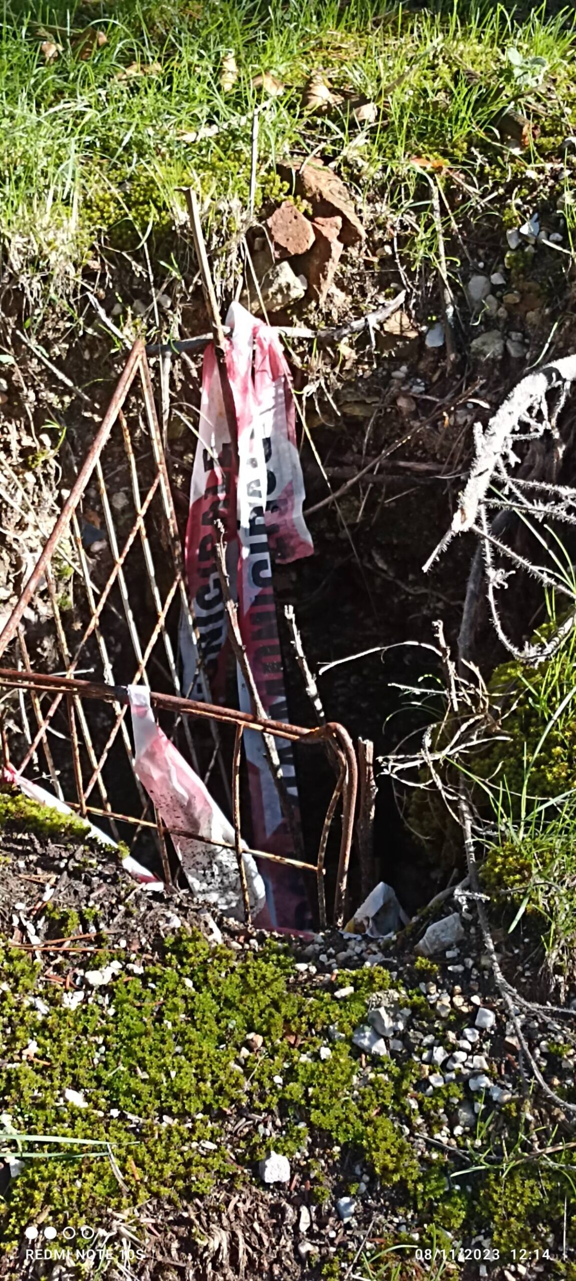 L’AQUILA: BUCA PERICOLOSA IN VIALE TAGLIACOZZO NELL’AREA DEL CASTELLO SPAGNOLO | Ultime notizie di cronaca Abruzzo