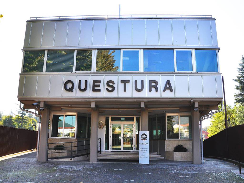 L’AQUILA: FUORI PERICOLO 21ENNE ACCOLTELLATO, MOVENTE DROGA, FERMATO MINORENNE STRANIERO | Ultime notizie di cronaca Abruzzo