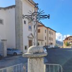 RIPOSIZIONATA LA CROCE IN PIAZZA DEL SANTUARIO NELLA FRAZIONE AQUILANA DI ROIO POGGIO | Ultime notizie di cronaca Abruzzo