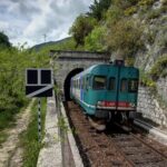 Cervo investito da treno, pesanti ritardi sulla linea ferroviaria L’Aquila Sulmona