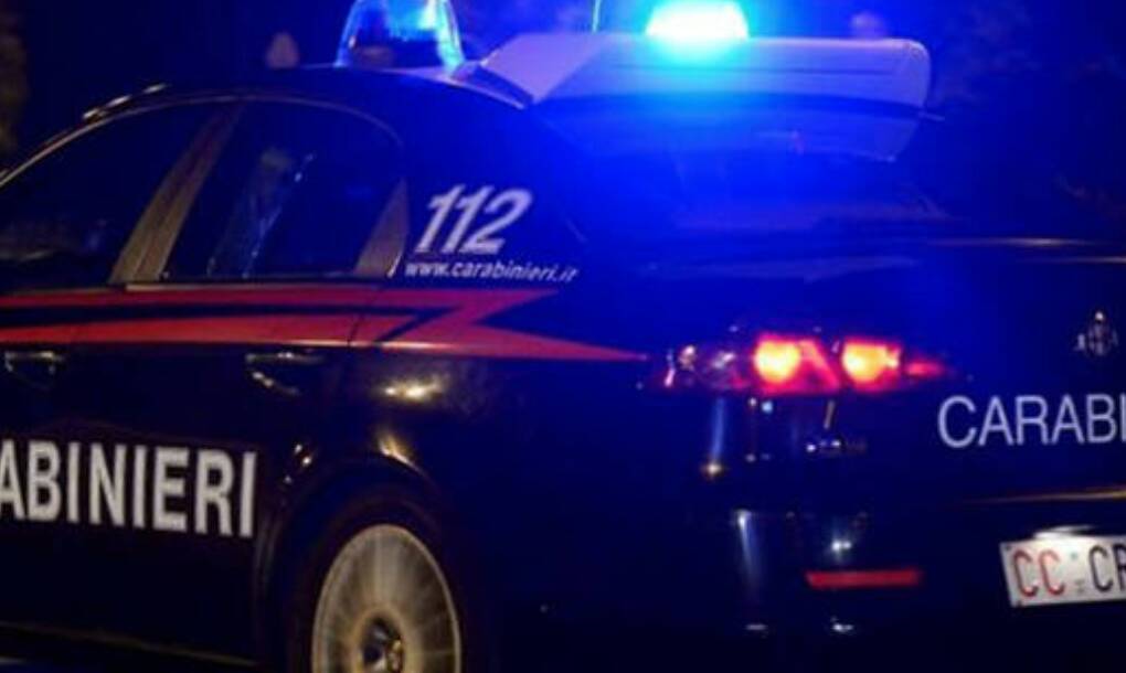 Furti in abitazione, i carabinieri inseguono e arrestano quattro persone
