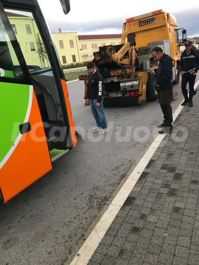 Flixbus senza assicurazione a L’Aquila, voli persi: “Ora chi ci rimborserà?”