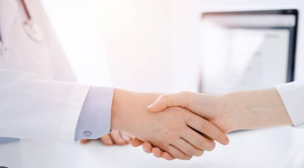 Storie di buona sanità dal San Salvatore: “Grazie al reparto di Ortopedia mi sono sentita a casa”