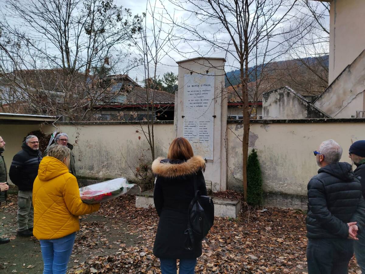 L’AQUILA: CASAPOUND RICORDA IL BOMBARDAMENTO DELL’8 DICEMBRE 1943 | Ultime notizie di cronaca Abruzzo