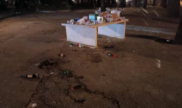 L’AQUILA: RISSA TRA EXTRACOMUNITARI AL PARCO DEL CASTELLO, BOTTIGLIE DI VETRO CONTRO I PASSANTI | Ultime notizie di cronaca Abruzzo