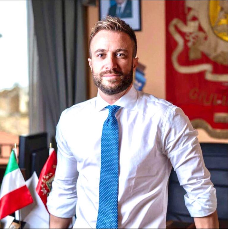 Jwan Costantini sindaco di Giulianova
