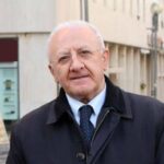 Vincenzo De Luca sfida il PD: ‘Mi ricandido, chi ci sta ci sta!