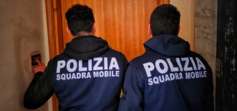 Operazione antidroga a Grosseto: coppia arrestata, lui tenta la fuga dalla finestra