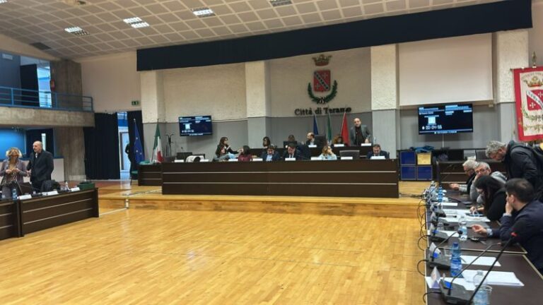 consiglio comunale su scuole ed emergenza ‘Delfico’