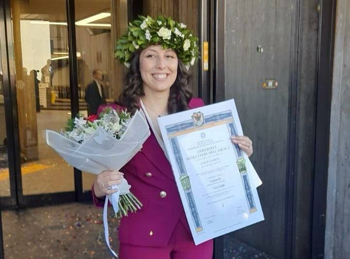Congratulazioni alla neo dottoressa Karen Cialfi