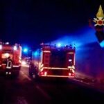 CASTEL DI SANGRO: TIR A FUOCO IN GALLERIA, TRAFFICO BLOCCATO MA NESSUN FERITO | Notizie di cronaca