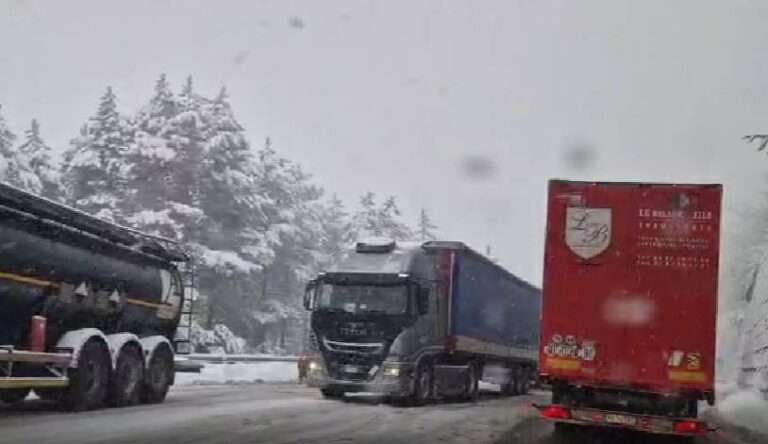 MALTEMPO: NEVE IN ALTO SANGRO E VALLE PELIGNA, TRAFFICO IN TILT, MEZZI PESANTI BLOCCATI | Notizie di cronaca
