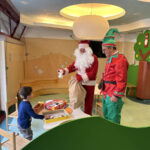 OSPEDALE L’AQUILA: IL BABBO NATALE DI “BALLA CHE TE PASSA” ARRIVA NEL REPARTO DI PEDIATRIA | Notizie di cronaca