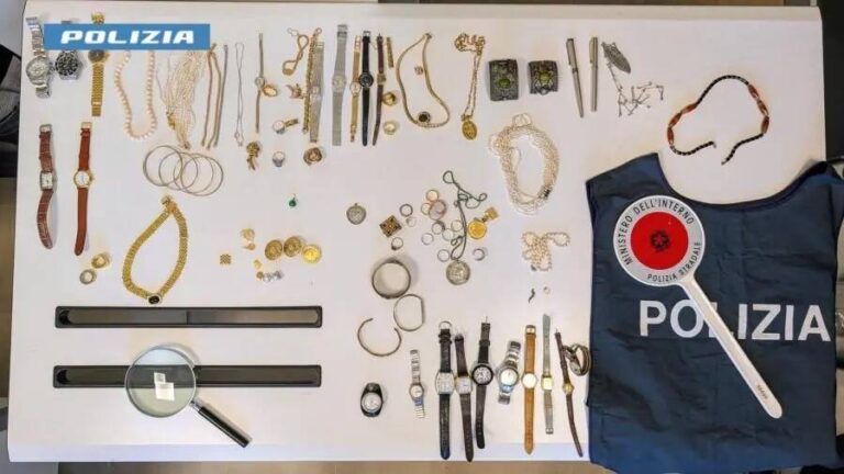 Si fingono poliziotti per truffare una coppia di anziani