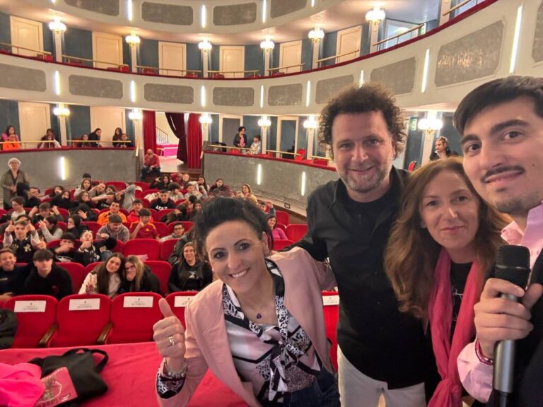 Giro d’Italia a Tagliacozzo, D’Ettorre e Scarpone agli studenti: “La strada di tutti”