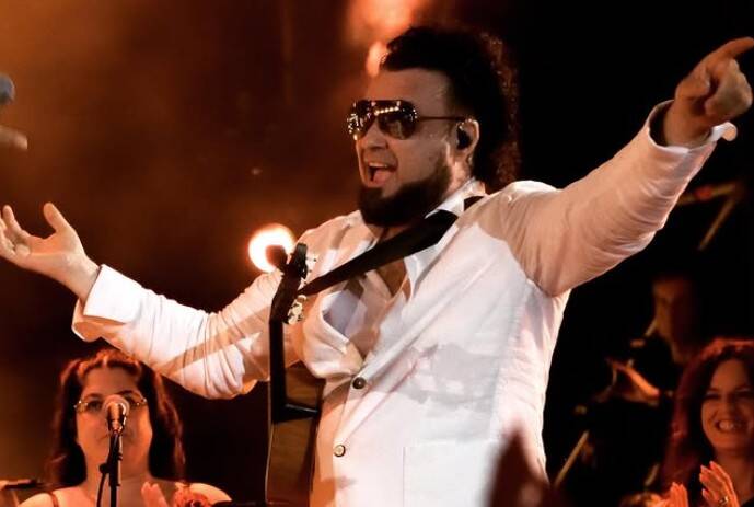 Tanti auguri di buon compleanno al maestro Enrico Melozzi!