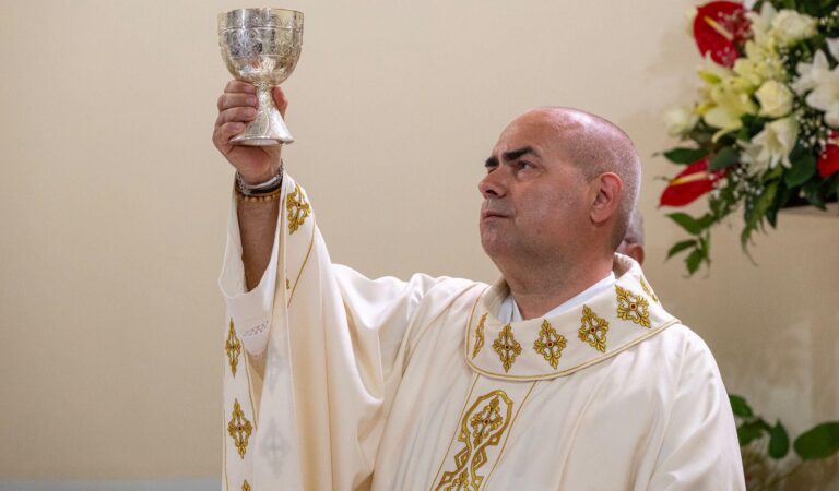 Pentecoste: il fuoco che non distrugge, ma ricrea